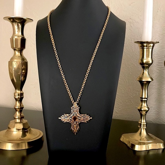 SARAH COVENTRY Vintage 1970s Gold Tone Omega Cross Pendant. - Picture 10 of 13